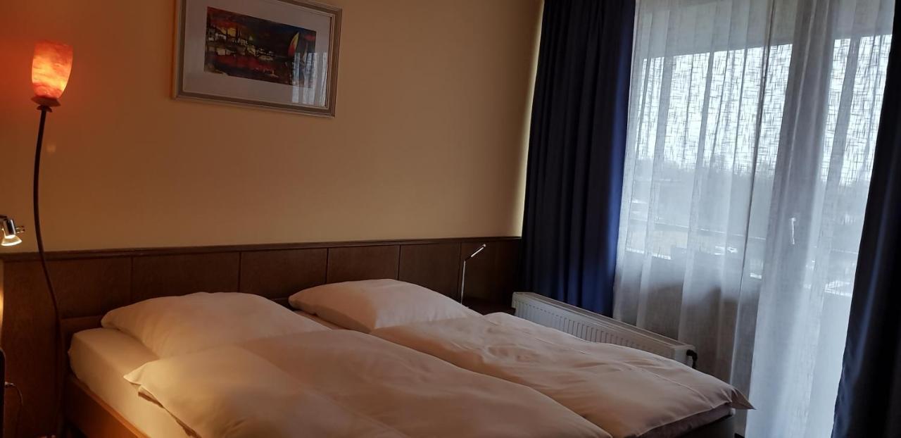 Hotel Garni Julia Linnich Exterior photo